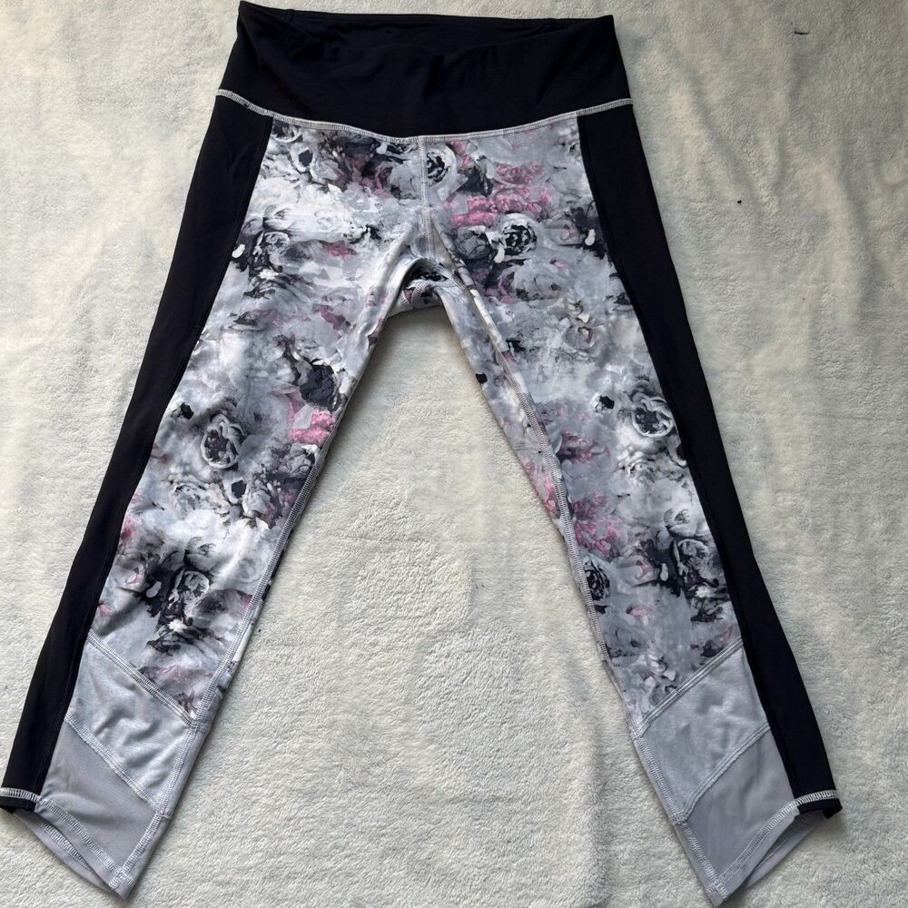 Lululemon Floral Print Cropped Leggings Size 6 Athletic Yoga Pants Workout